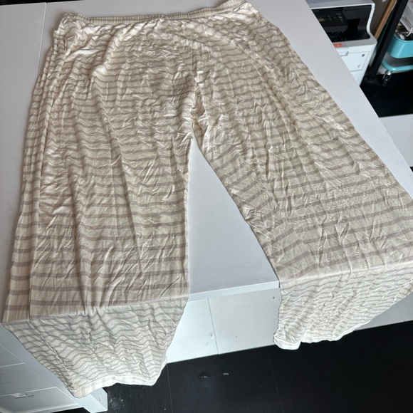 Striped Cream and Gray In My Sundays Pajamas XXL - Picture 2 of 5